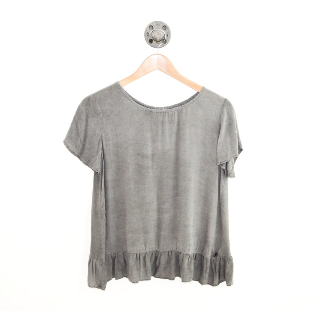 NYTT Open Back Ruffle Top #123-500
